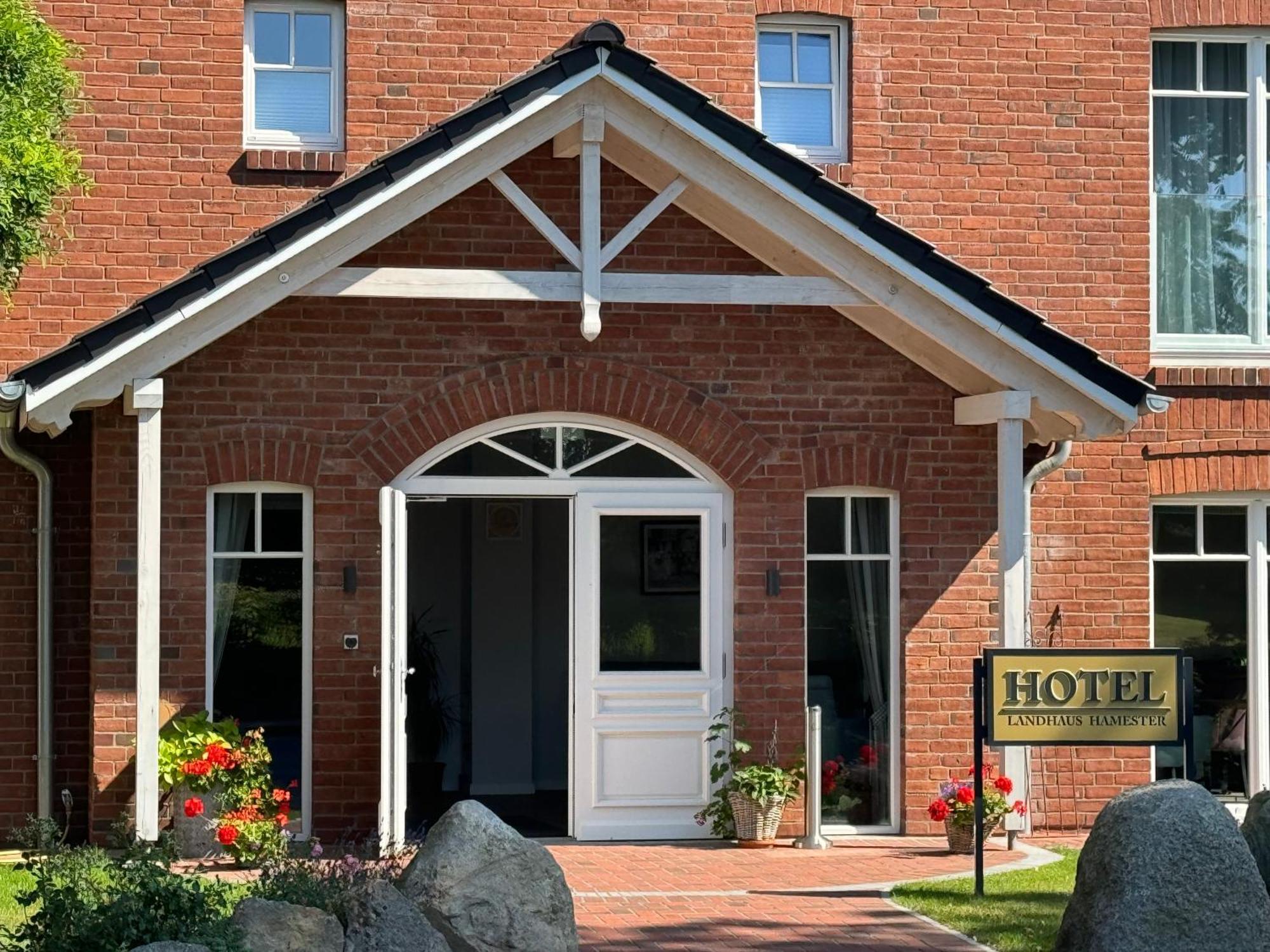 Landhaus Hamester - Hotel & Restaurant Basthorst  Eksteriør billede